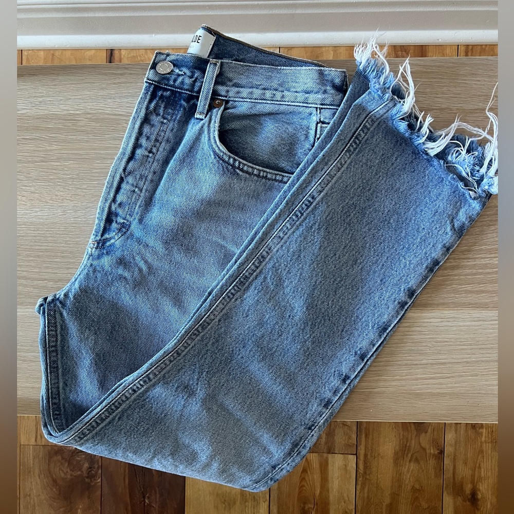 Agolde cropped straight leg raw hem jeans. Size 26